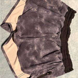 Lululemon tracker Gray and Black Patterned Shorts